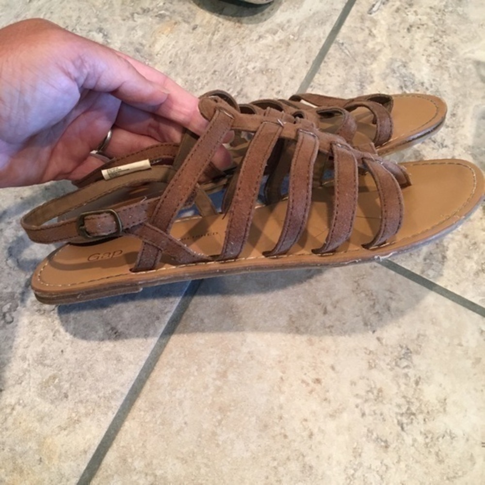 Girls size 5 Gap sandals